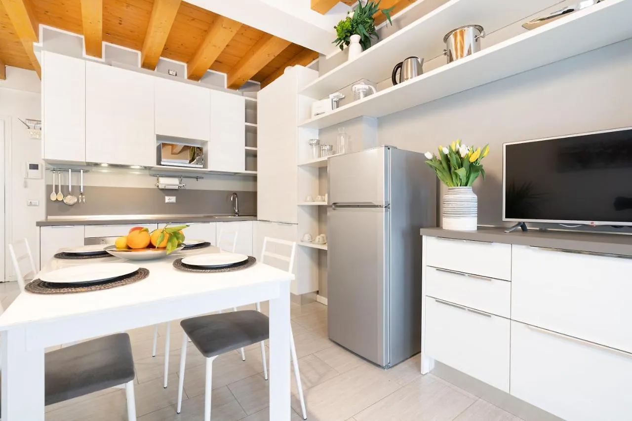 ונציה Ca' Degli Antichi Giardini Apartments 2*,  איטליה