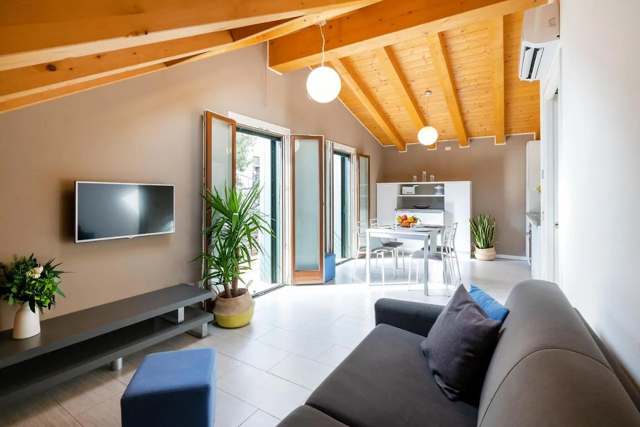 ונציה Ca' Degli Antichi Giardini Apartments איטליה